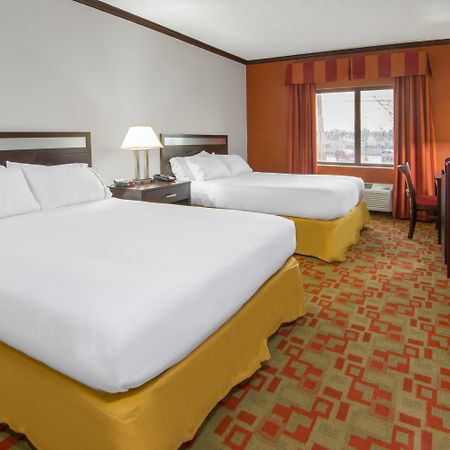 Holiday Inn Express Cleveland Airport - Brook Park By Ihg Exteriör bild