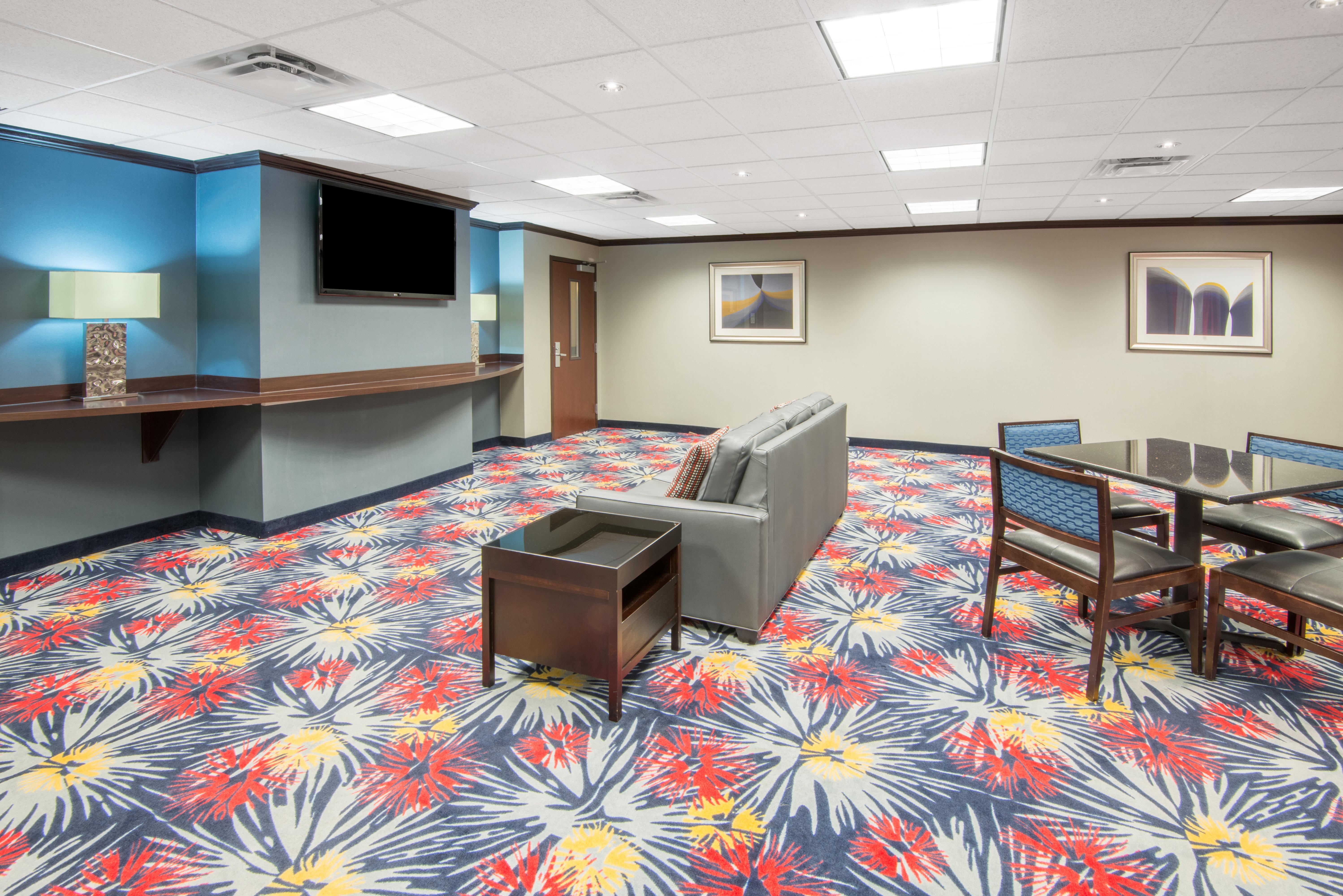 Holiday Inn Express Cleveland Airport - Brook Park By Ihg Exteriör bild