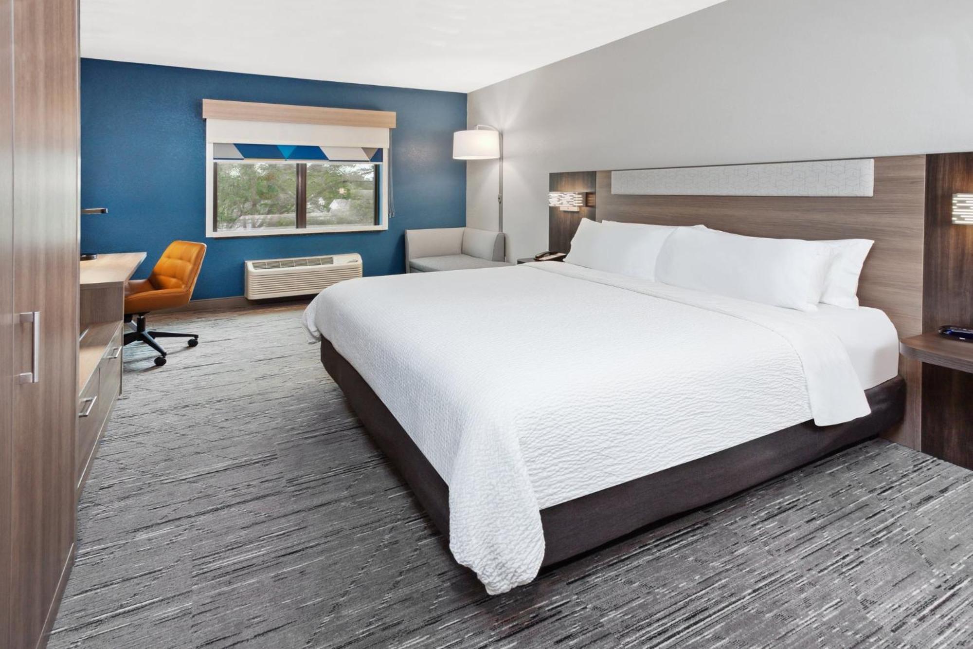 Holiday Inn Express Cleveland Airport - Brook Park By Ihg Exteriör bild