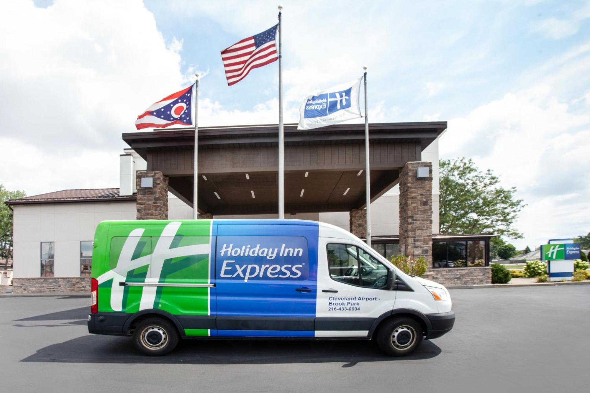 Holiday Inn Express Cleveland Airport - Brook Park By Ihg Exteriör bild