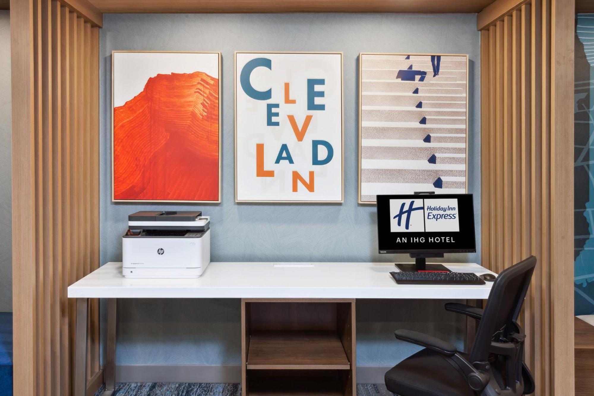 Holiday Inn Express Cleveland Airport - Brook Park By Ihg Exteriör bild