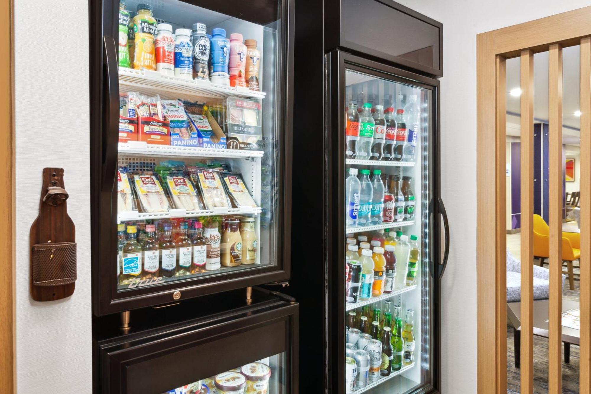 Holiday Inn Express Cleveland Airport - Brook Park By Ihg Exteriör bild