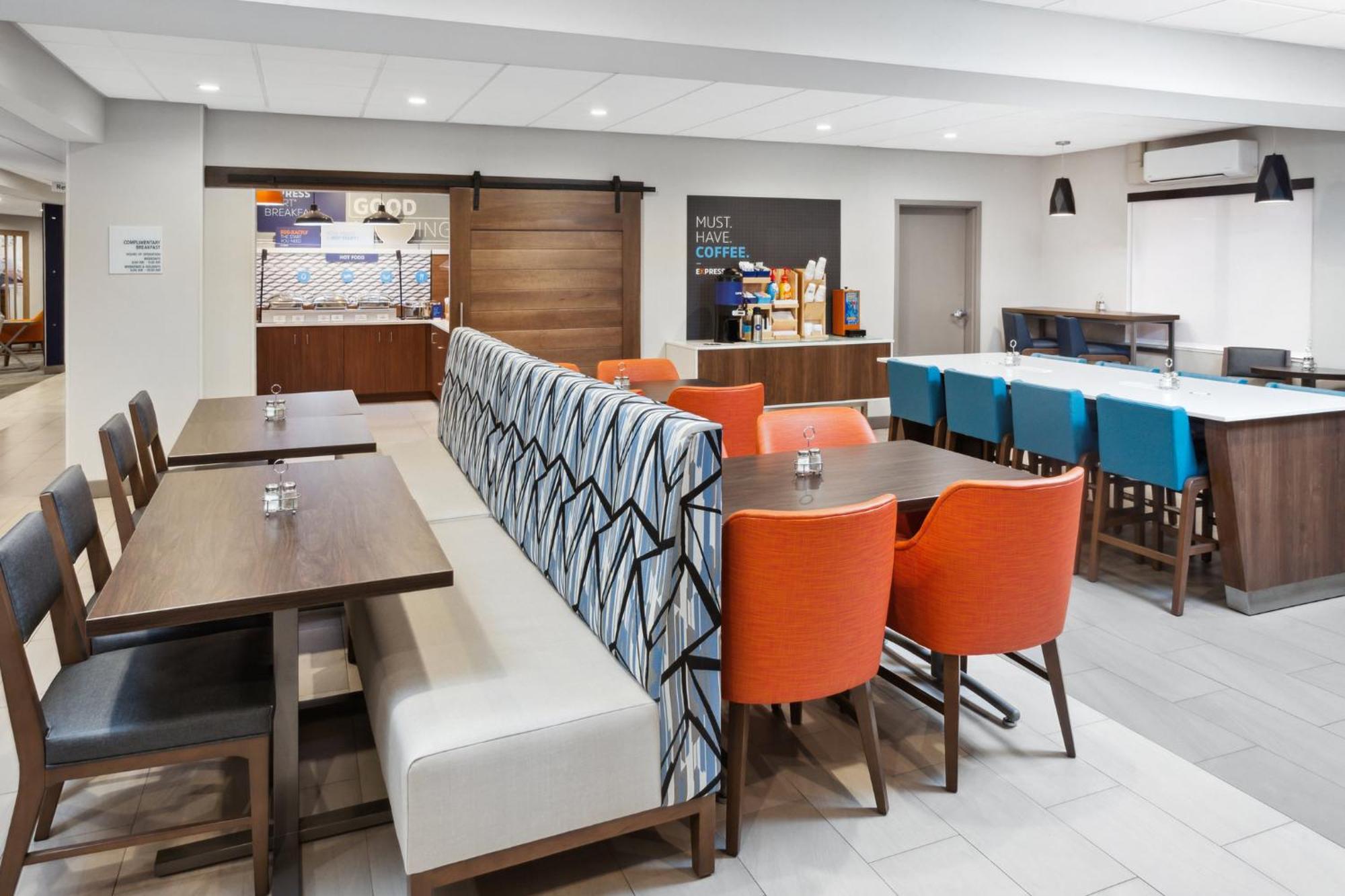 Holiday Inn Express Cleveland Airport - Brook Park By Ihg Exteriör bild