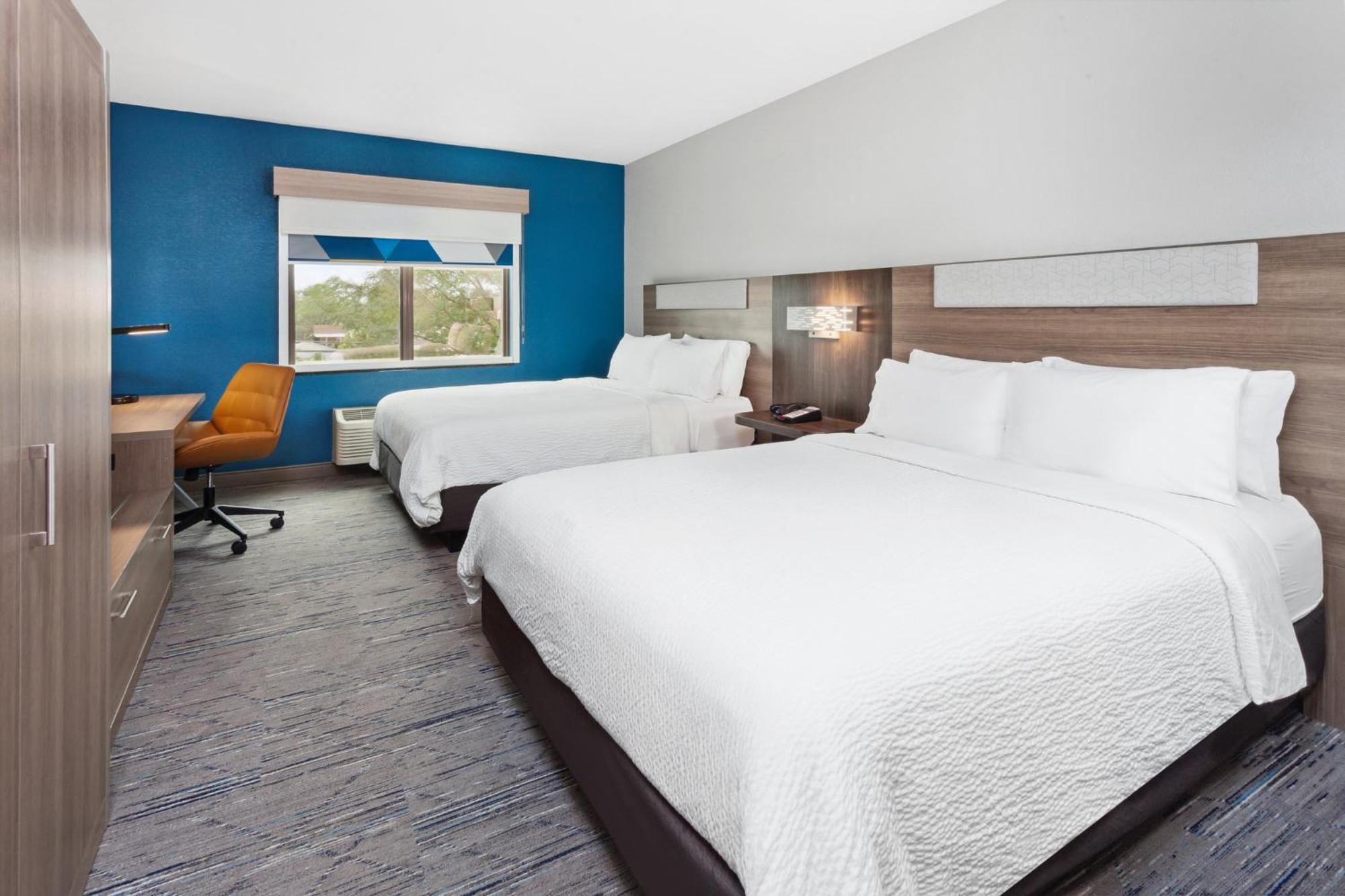 Holiday Inn Express Cleveland Airport - Brook Park By Ihg Exteriör bild