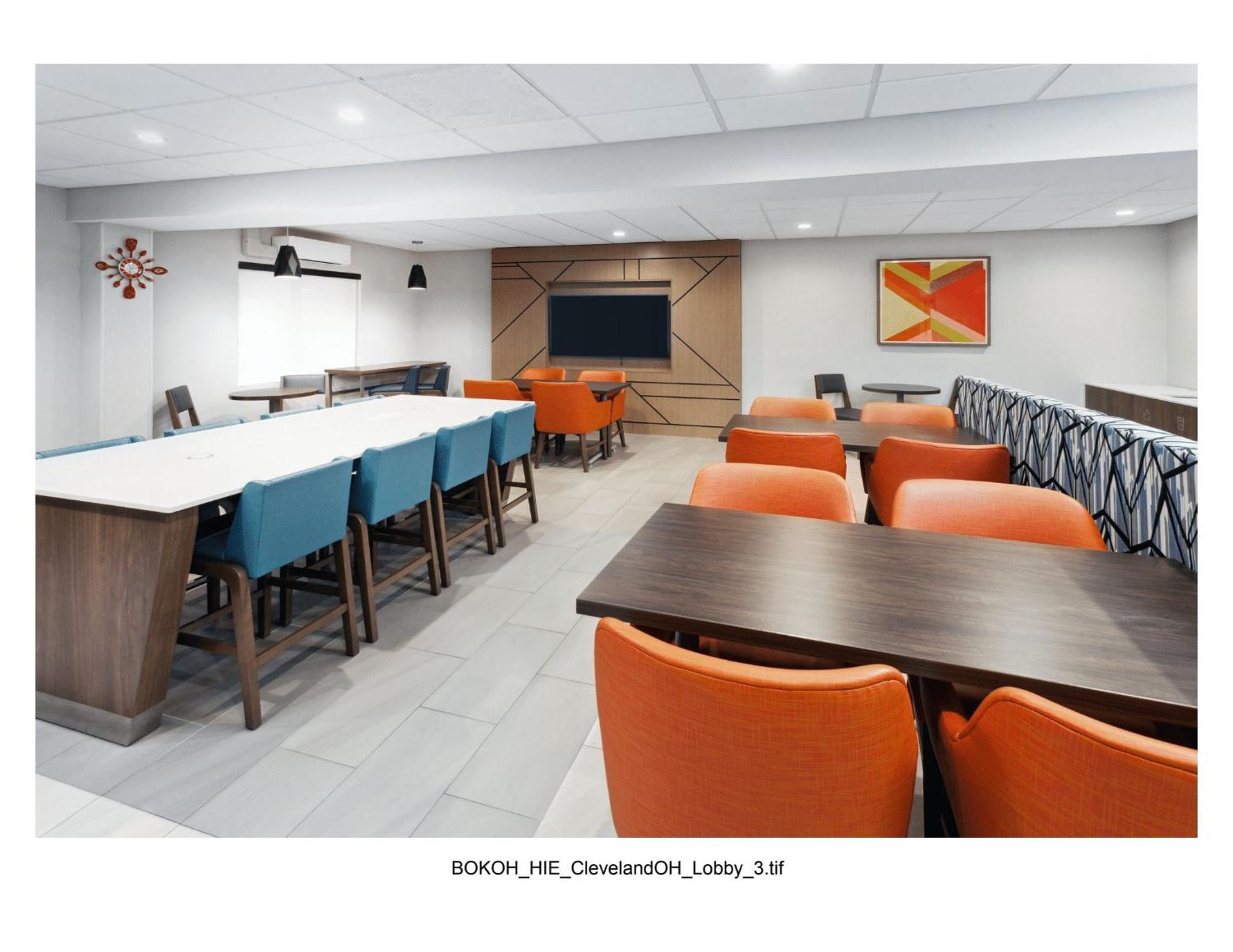 Holiday Inn Express Cleveland Airport - Brook Park By Ihg Exteriör bild