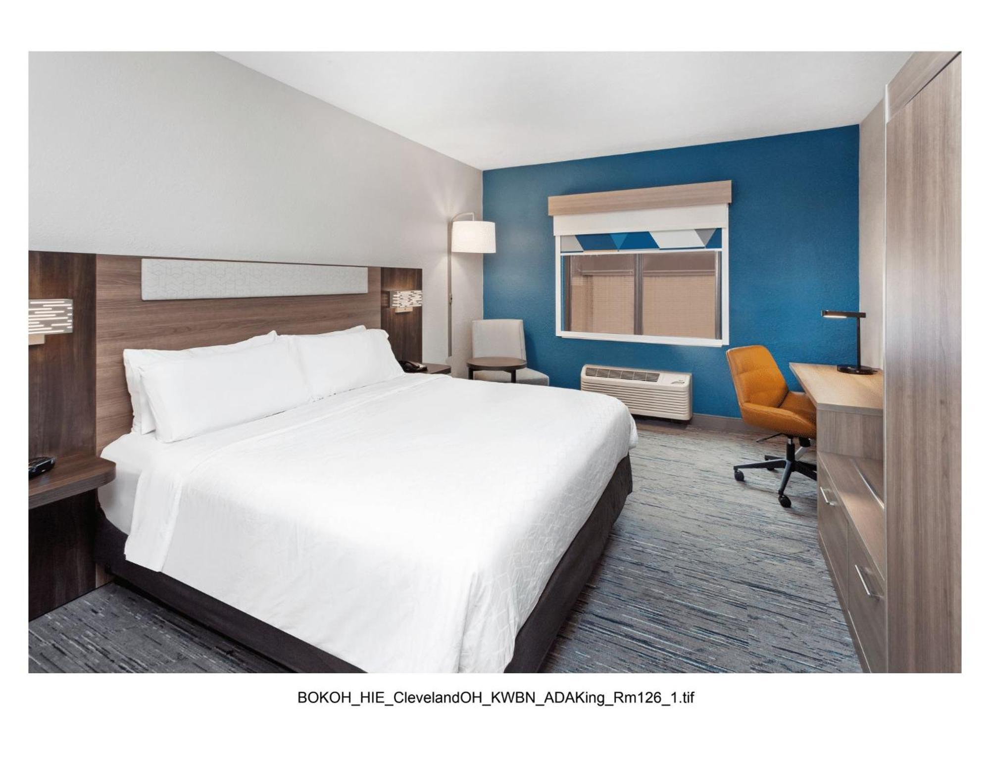 Holiday Inn Express Cleveland Airport - Brook Park By Ihg Exteriör bild