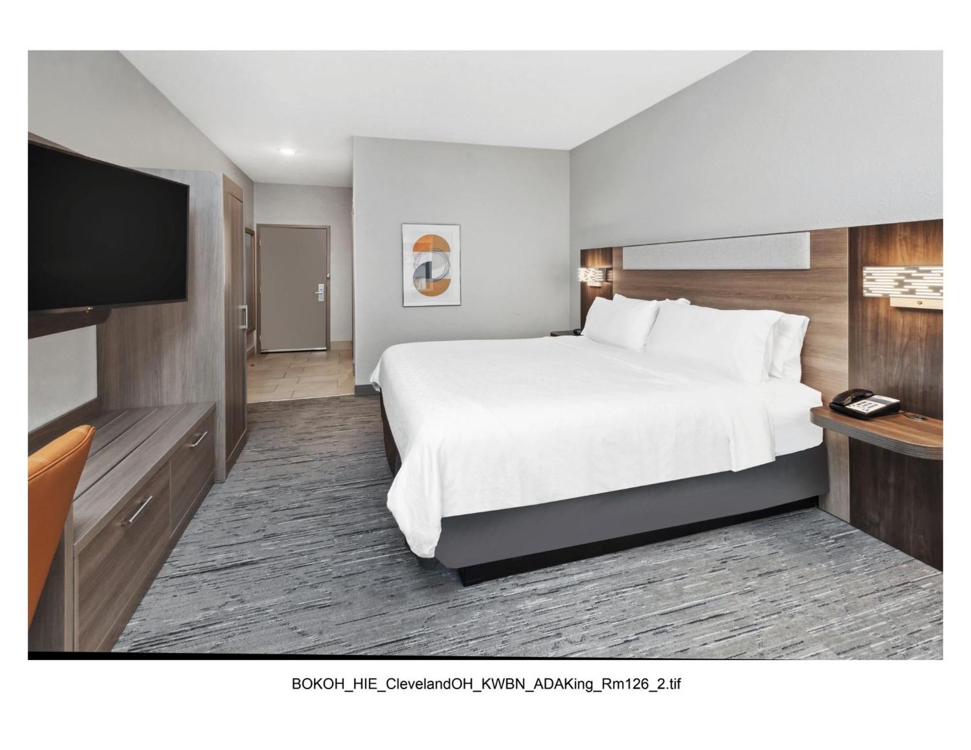 Holiday Inn Express Cleveland Airport - Brook Park By Ihg Exteriör bild