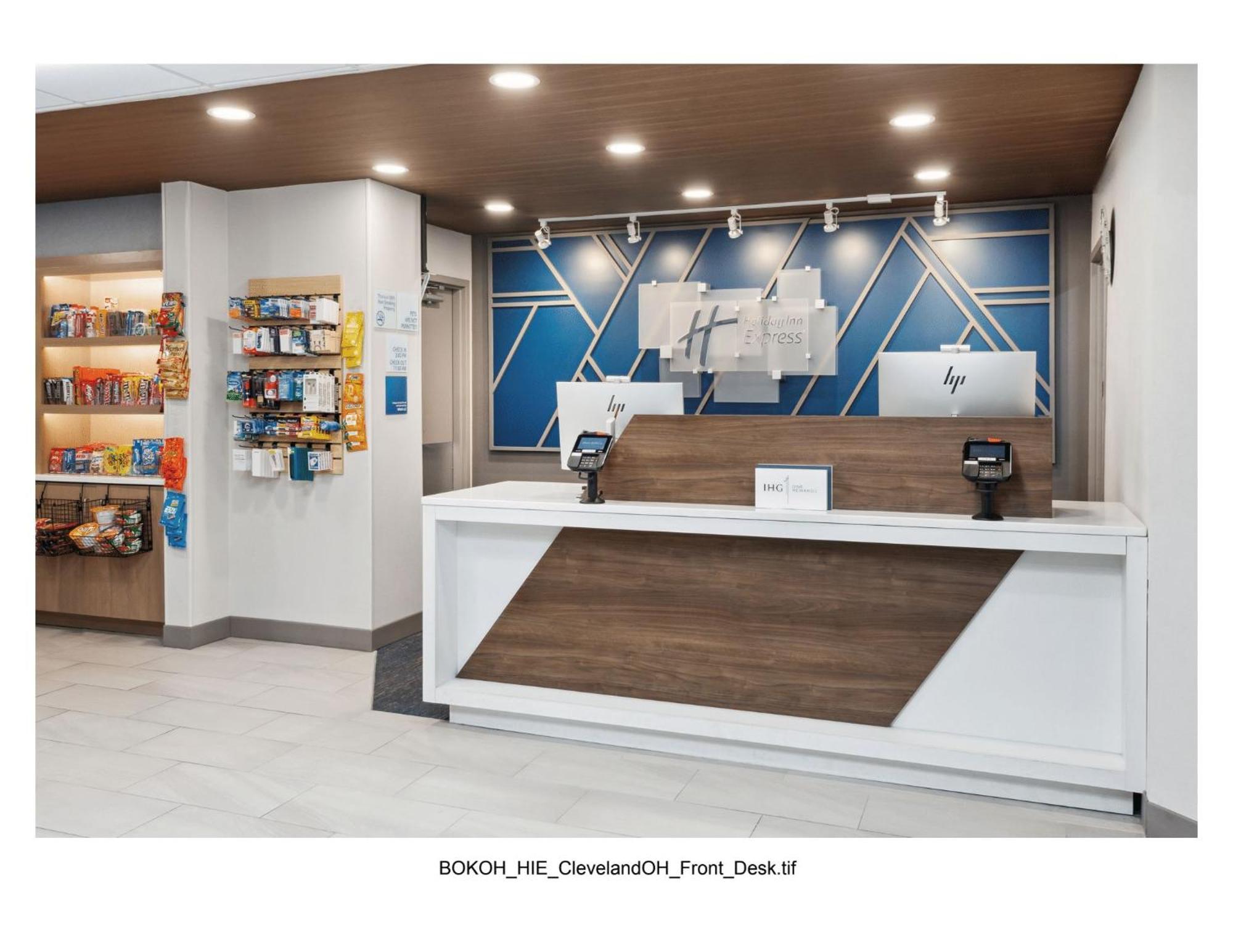Holiday Inn Express Cleveland Airport - Brook Park By Ihg Exteriör bild