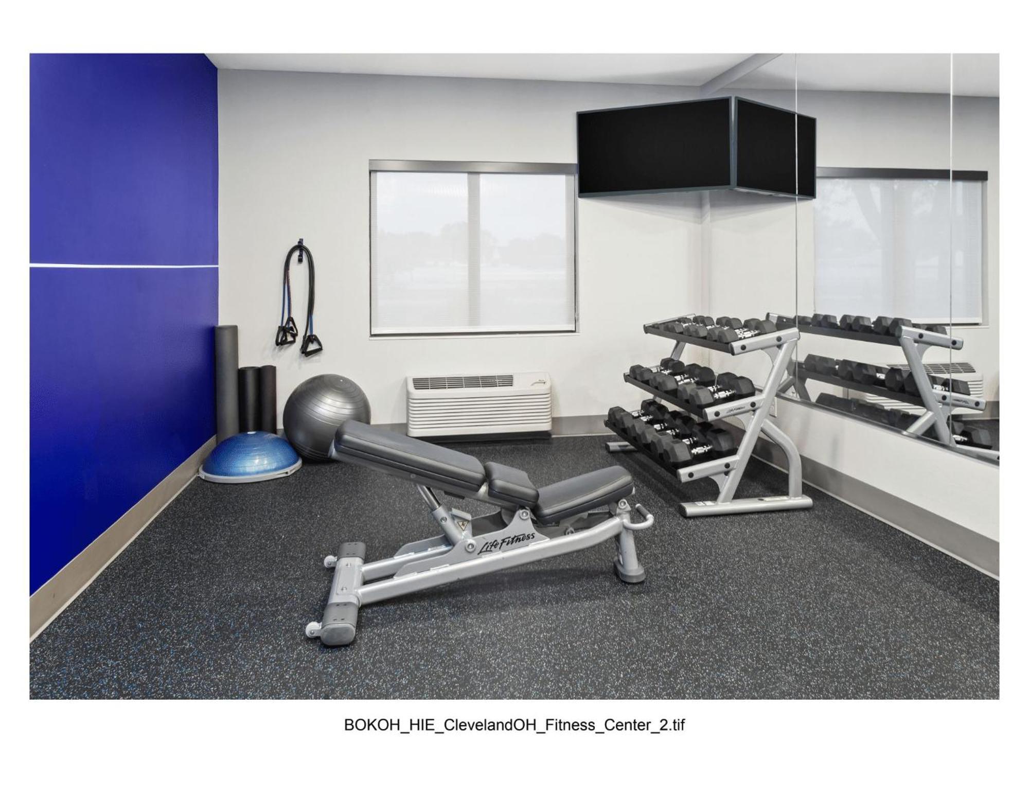Holiday Inn Express Cleveland Airport - Brook Park By Ihg Exteriör bild