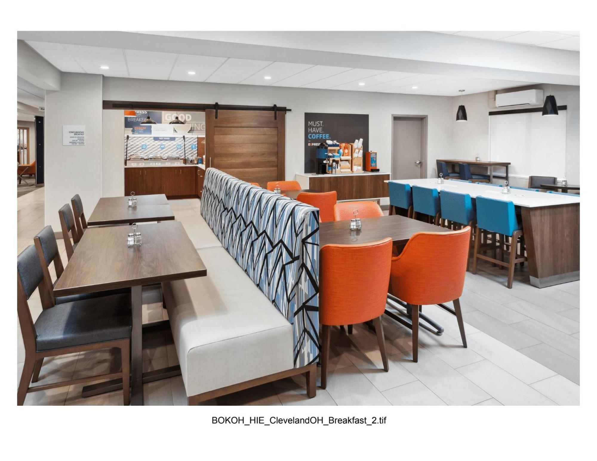 Holiday Inn Express Cleveland Airport - Brook Park By Ihg Exteriör bild