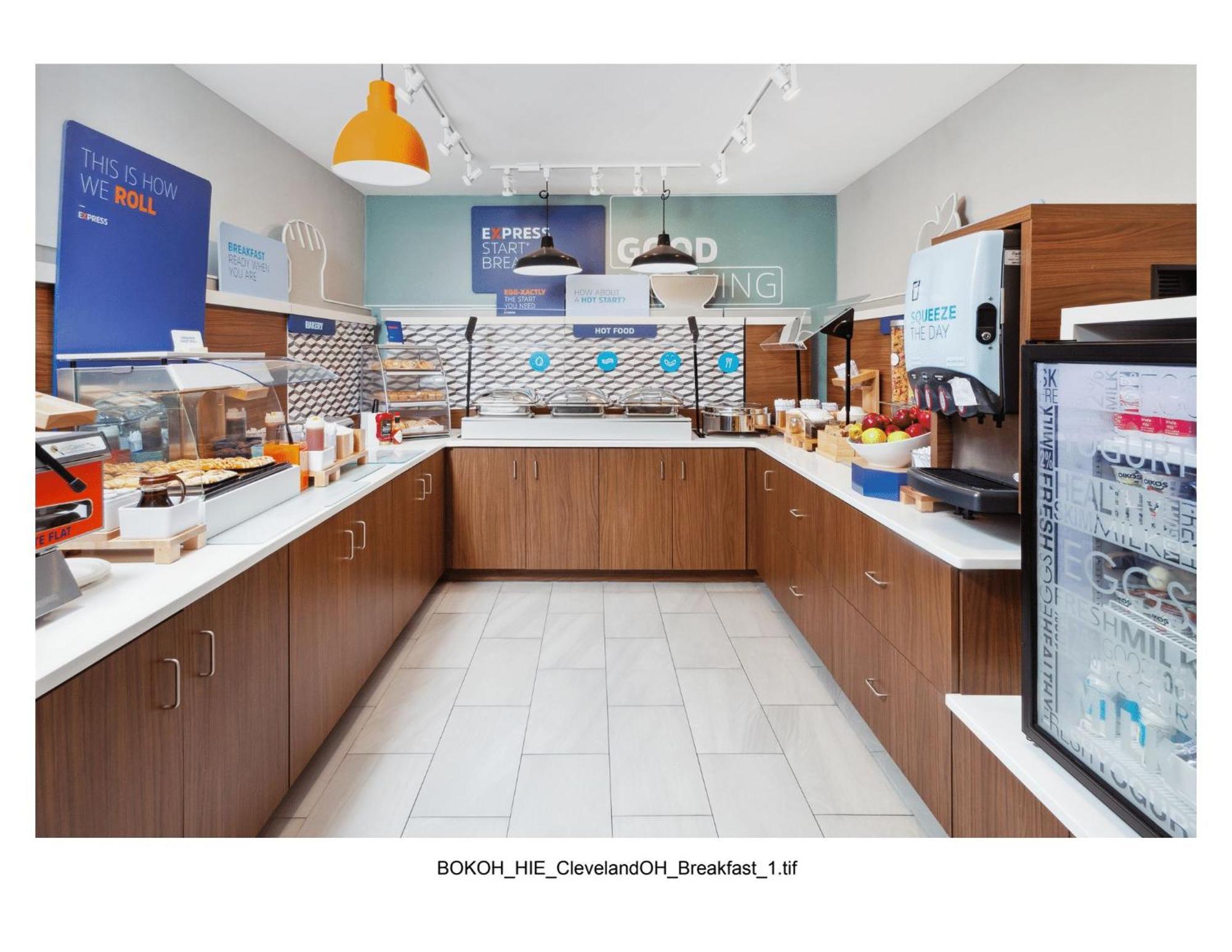 Holiday Inn Express Cleveland Airport - Brook Park By Ihg Exteriör bild