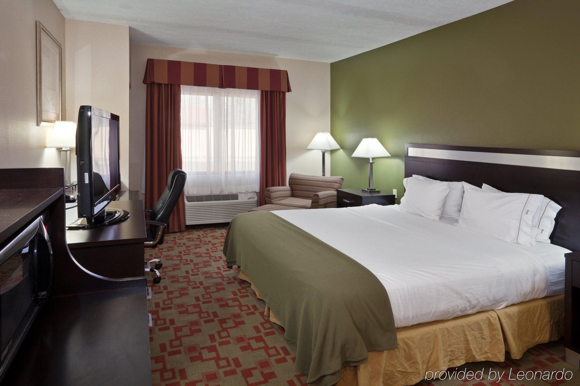 Holiday Inn Express Cleveland Airport - Brook Park By Ihg Rum bild